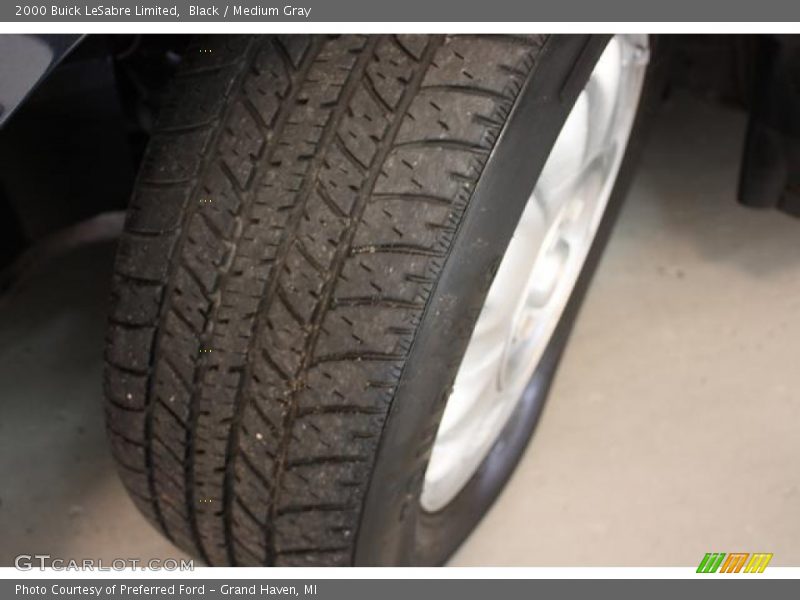 Black / Medium Gray 2000 Buick LeSabre Limited