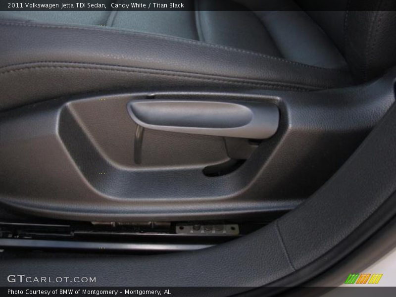 Candy White / Titan Black 2011 Volkswagen Jetta TDI Sedan