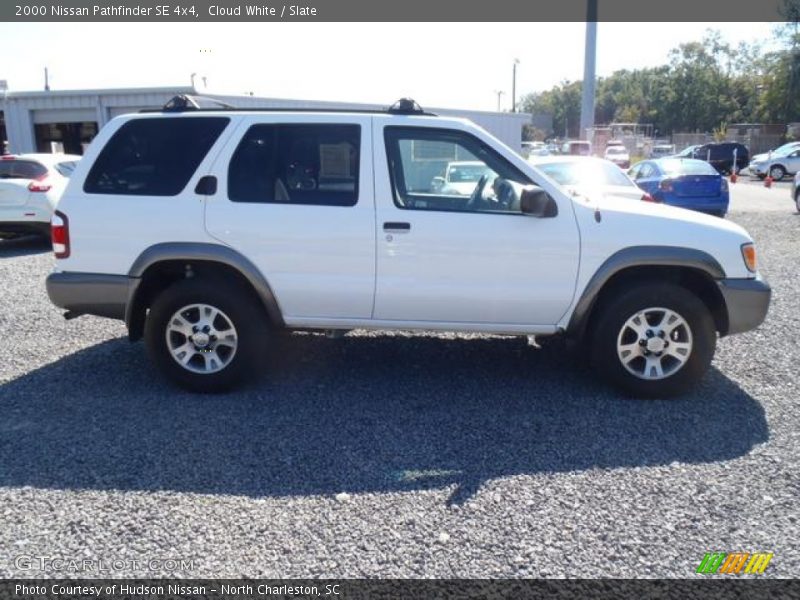 Cloud White / Slate 2000 Nissan Pathfinder SE 4x4