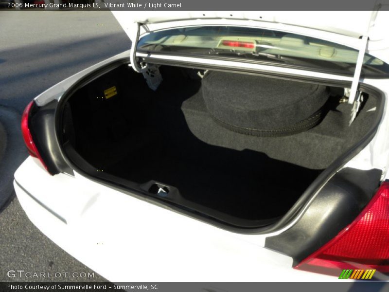 Vibrant White / Light Camel 2006 Mercury Grand Marquis LS
