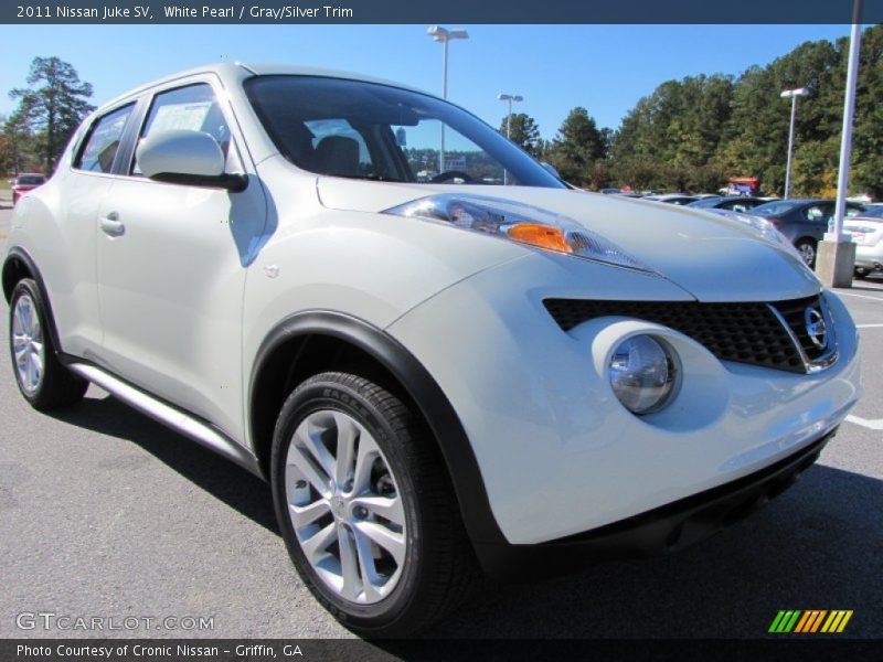 White Pearl / Gray/Silver Trim 2011 Nissan Juke SV