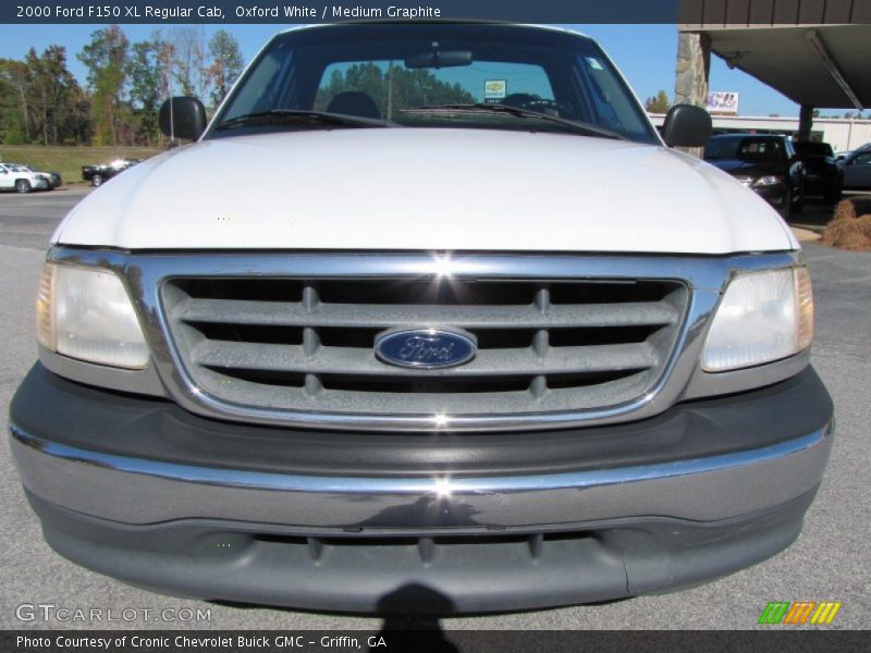 Oxford White / Medium Graphite 2000 Ford F150 XL Regular Cab