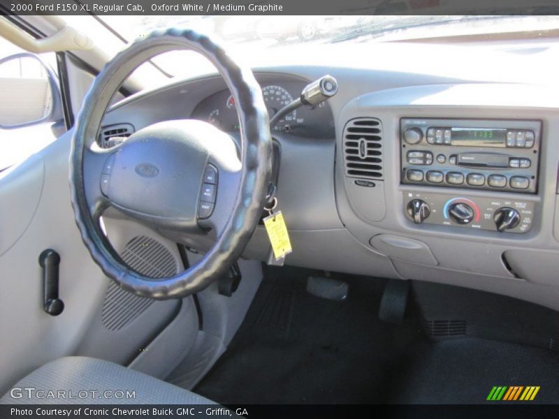 Oxford White / Medium Graphite 2000 Ford F150 XL Regular Cab