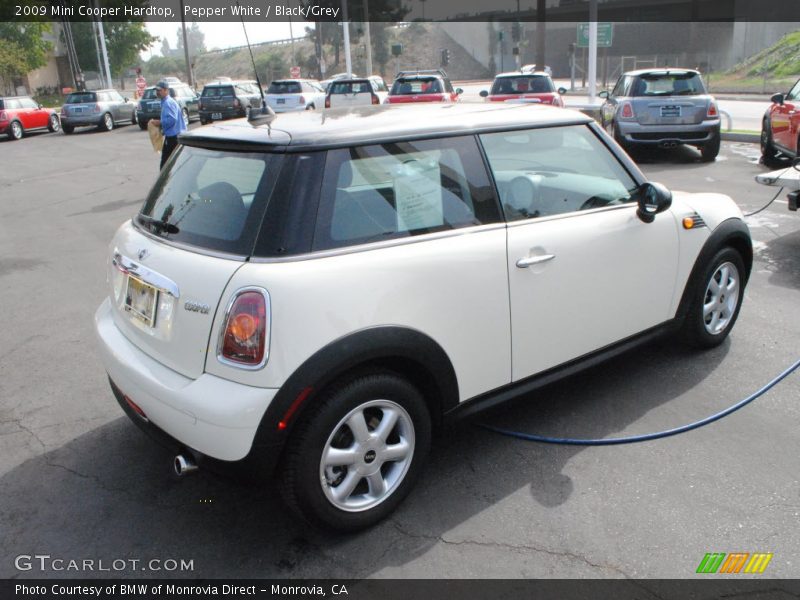 Pepper White / Black/Grey 2009 Mini Cooper Hardtop