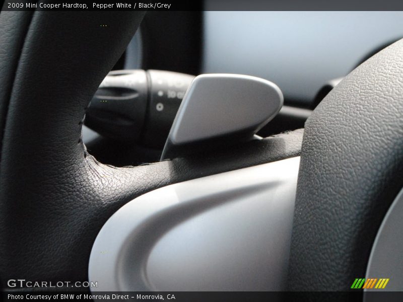 Pepper White / Black/Grey 2009 Mini Cooper Hardtop