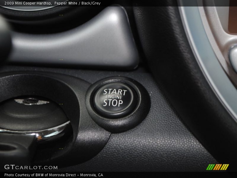Pepper White / Black/Grey 2009 Mini Cooper Hardtop