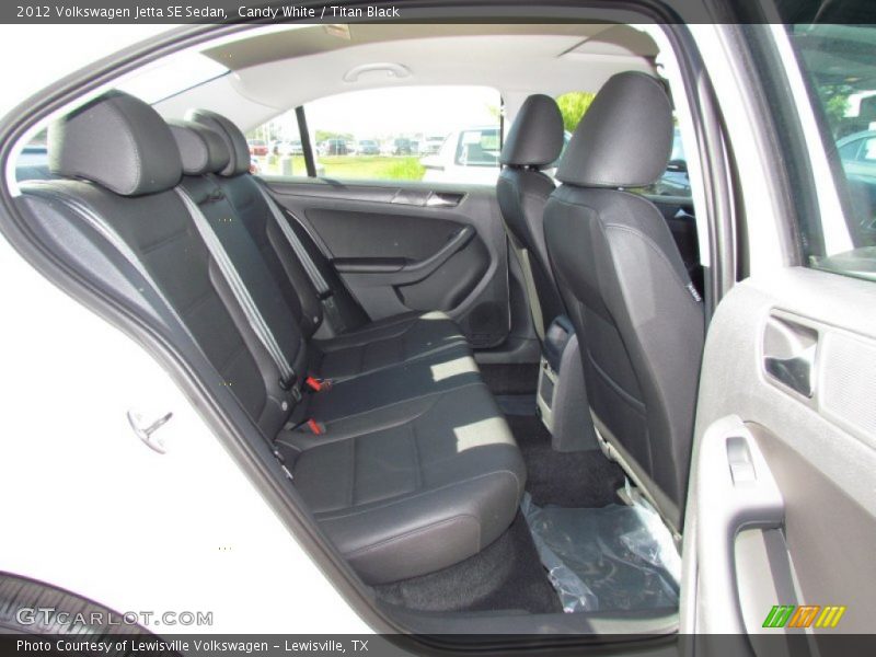 Candy White / Titan Black 2012 Volkswagen Jetta SE Sedan