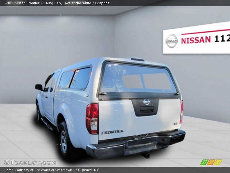 Avalanche White / Graphite 2007 Nissan Frontier XE King Cab