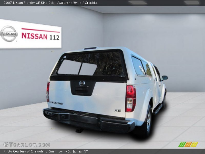 Avalanche White / Graphite 2007 Nissan Frontier XE King Cab