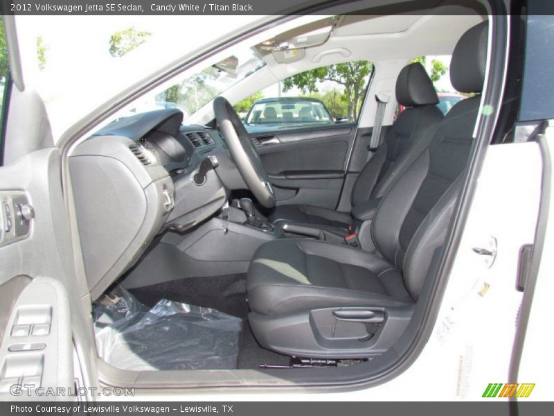 Candy White / Titan Black 2012 Volkswagen Jetta SE Sedan