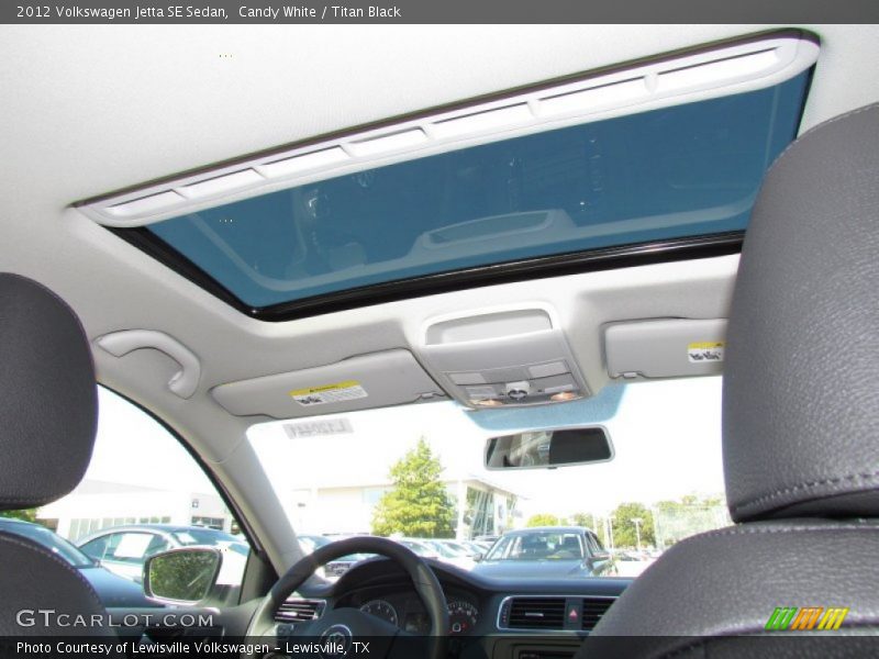 Candy White / Titan Black 2012 Volkswagen Jetta SE Sedan