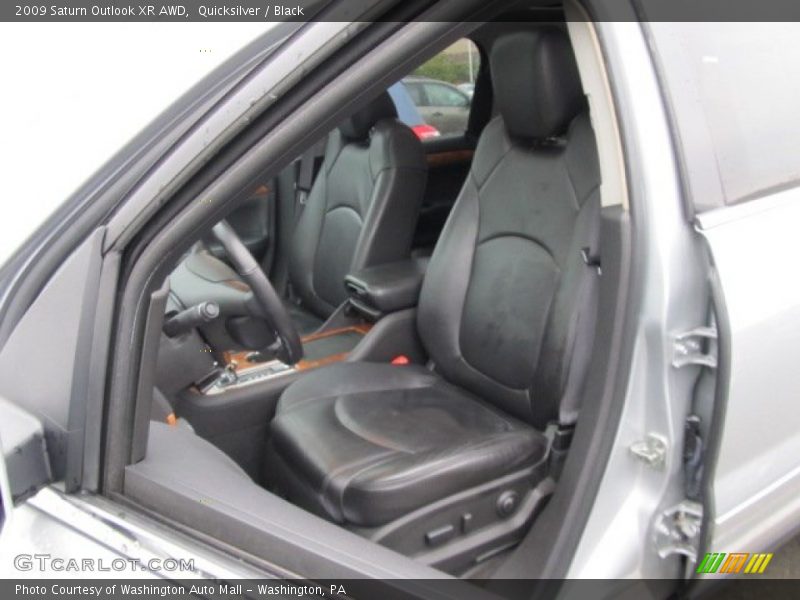  2009 Outlook XR AWD Black Interior