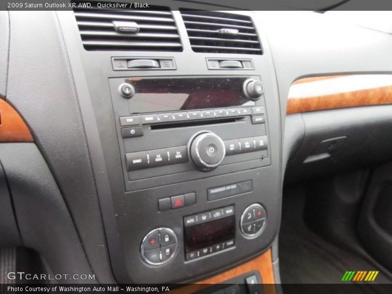 Quicksilver / Black 2009 Saturn Outlook XR AWD