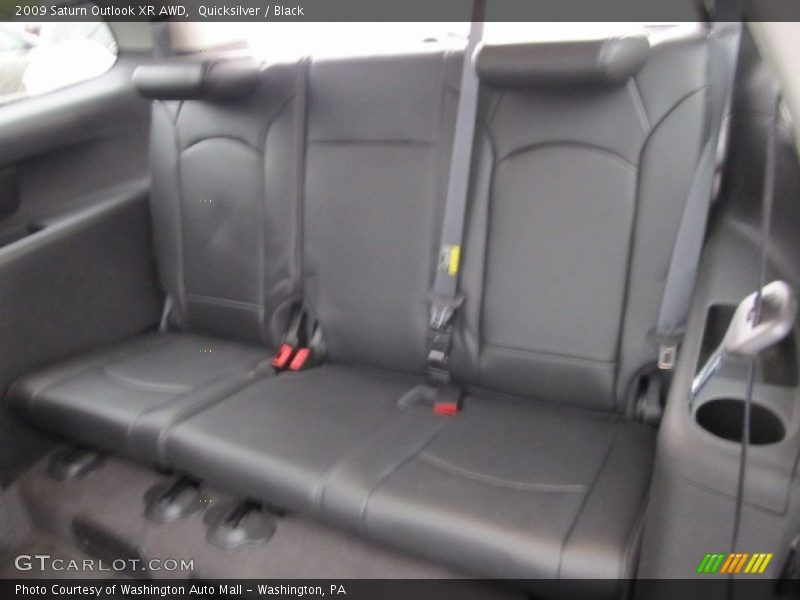  2009 Outlook XR AWD Black Interior