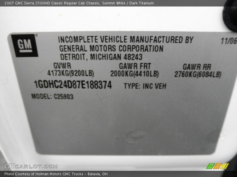 Summit White / Dark Titanium 2007 GMC Sierra 2500HD Classic Regular Cab Chassis