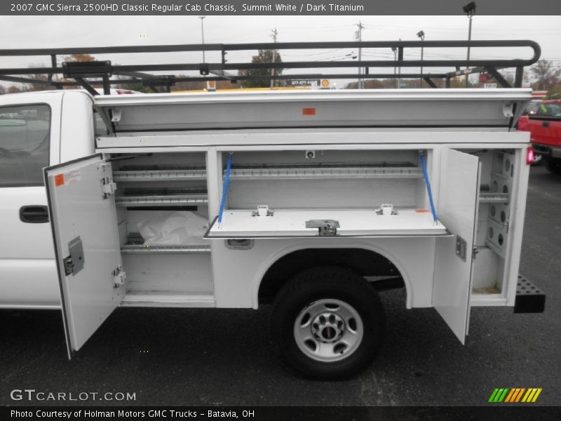 Summit White / Dark Titanium 2007 GMC Sierra 2500HD Classic Regular Cab Chassis