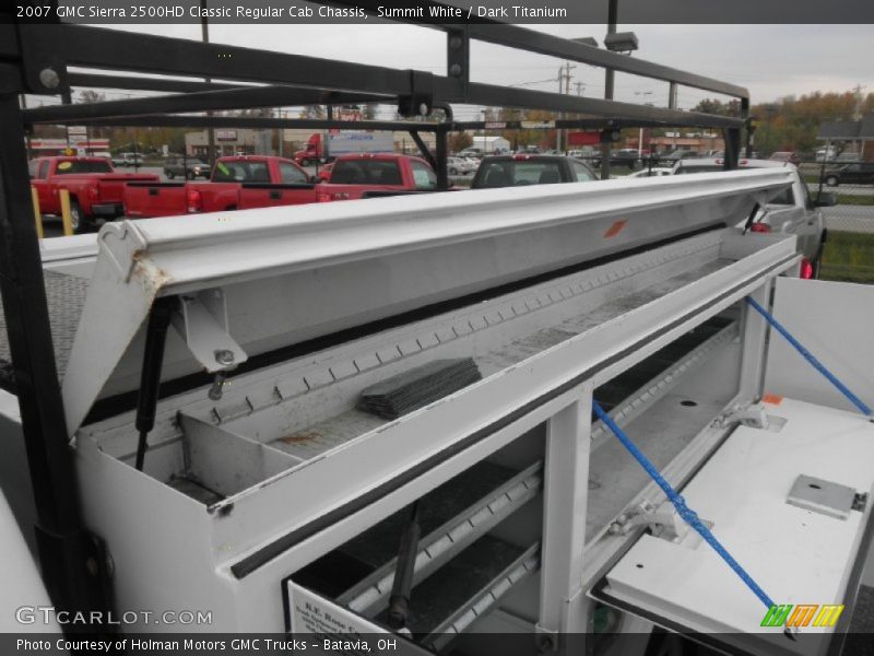 Summit White / Dark Titanium 2007 GMC Sierra 2500HD Classic Regular Cab Chassis