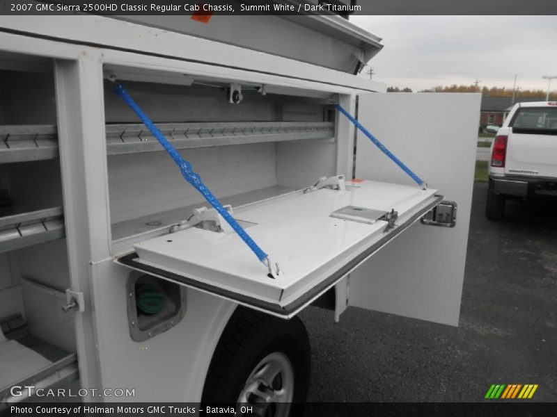Summit White / Dark Titanium 2007 GMC Sierra 2500HD Classic Regular Cab Chassis