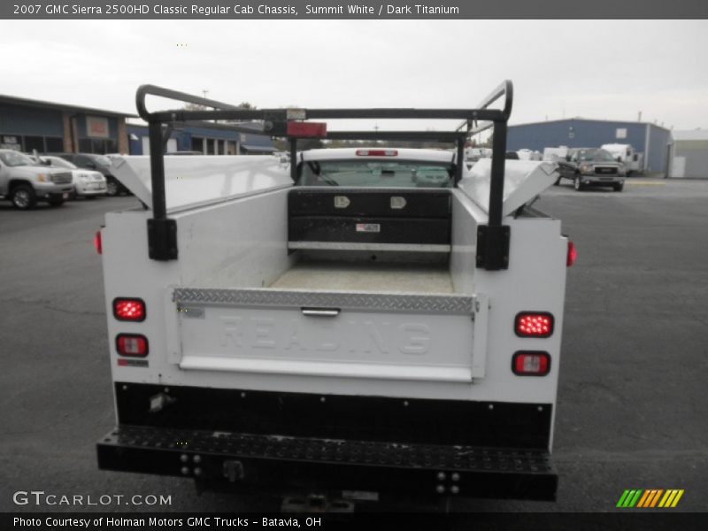 Summit White / Dark Titanium 2007 GMC Sierra 2500HD Classic Regular Cab Chassis