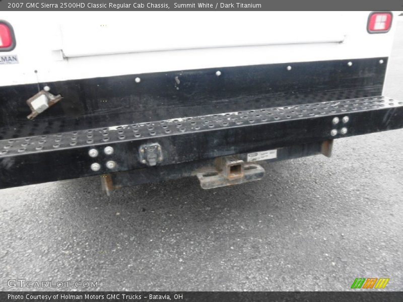 Summit White / Dark Titanium 2007 GMC Sierra 2500HD Classic Regular Cab Chassis