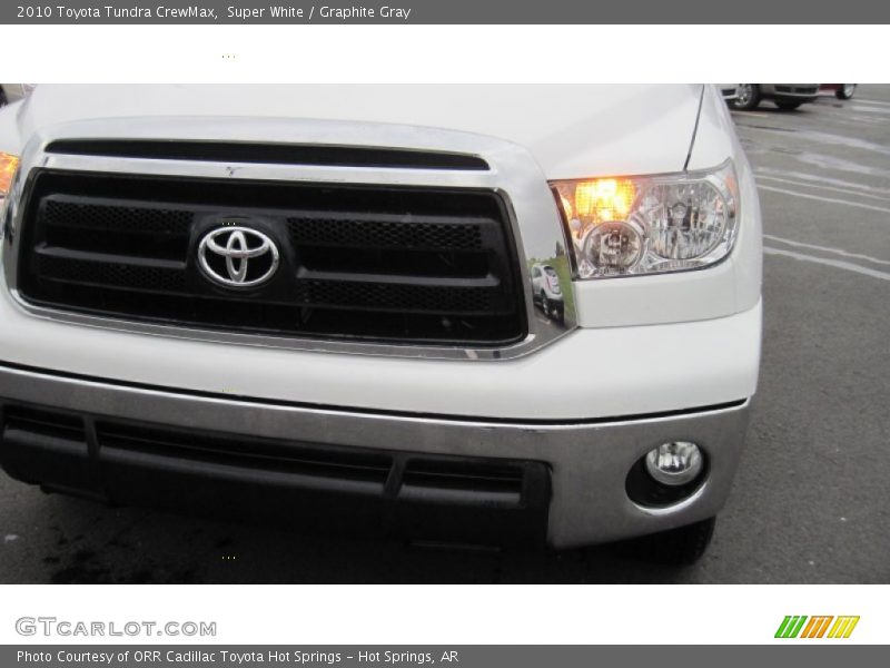 Super White / Graphite Gray 2010 Toyota Tundra CrewMax