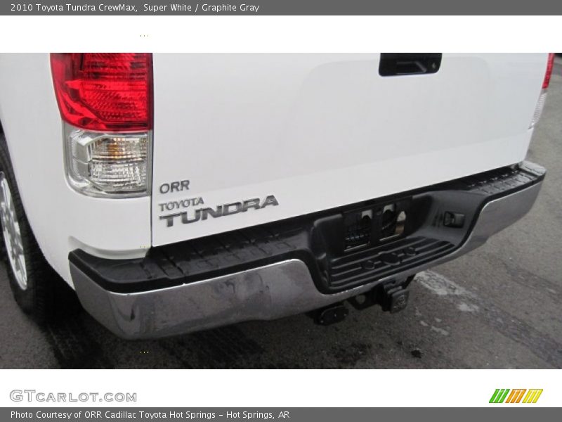 Super White / Graphite Gray 2010 Toyota Tundra CrewMax