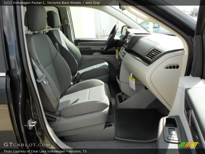 Nocturne Black Metallic / Aero Gray 2012 Volkswagen Routan S