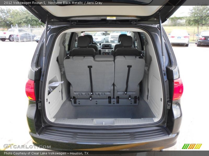 Nocturne Black Metallic / Aero Gray 2012 Volkswagen Routan S