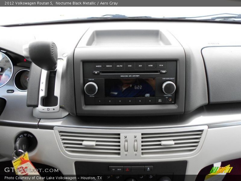 Nocturne Black Metallic / Aero Gray 2012 Volkswagen Routan S