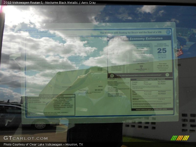 Nocturne Black Metallic / Aero Gray 2012 Volkswagen Routan S
