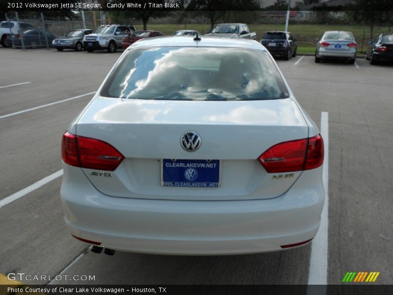 Candy White / Titan Black 2012 Volkswagen Jetta SE Sedan