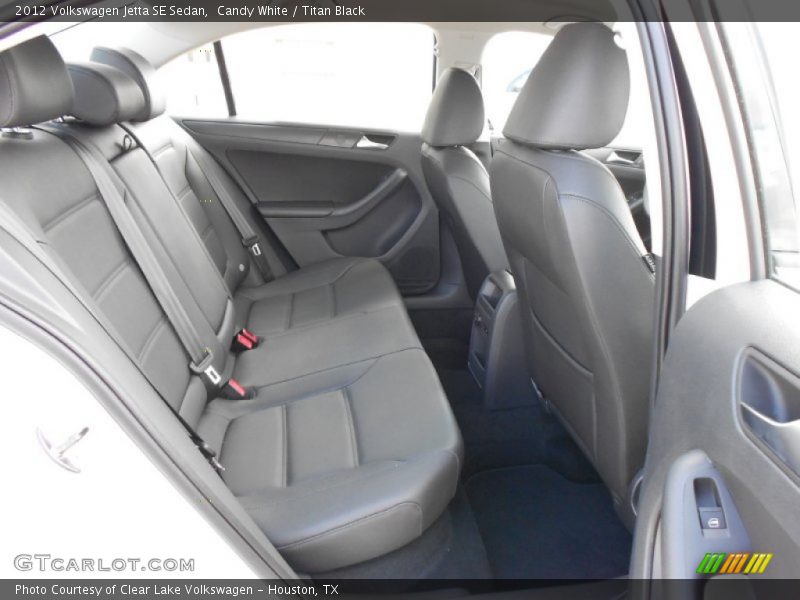 Candy White / Titan Black 2012 Volkswagen Jetta SE Sedan