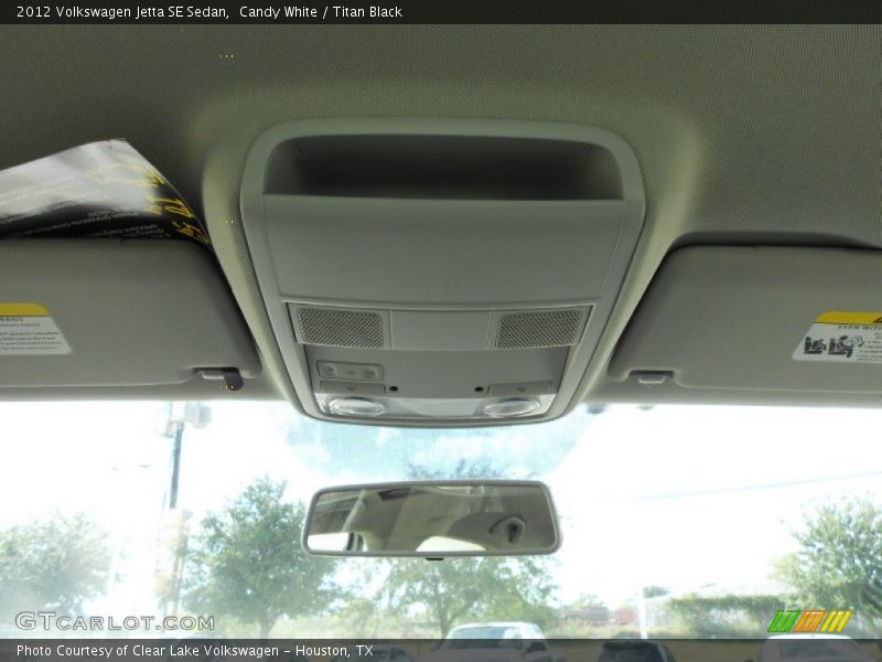 Candy White / Titan Black 2012 Volkswagen Jetta SE Sedan