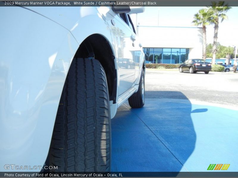 White Suede / Cashmere Leather/Charcoal Black 2009 Mercury Mariner VOGA Package