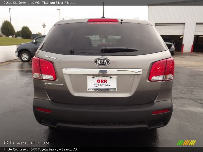 Titanium Silver / Black 2011 Kia Sorento LX V6
