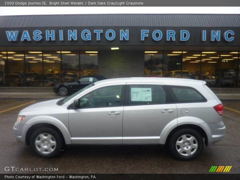 Bright Silver Metallic / Dark Slate Gray/Light Graystone 2009 Dodge Journey SE
