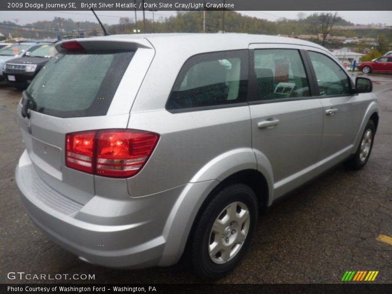 Bright Silver Metallic / Dark Slate Gray/Light Graystone 2009 Dodge Journey SE