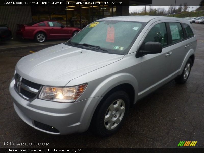 Bright Silver Metallic / Dark Slate Gray/Light Graystone 2009 Dodge Journey SE