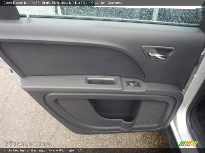 Bright Silver Metallic / Dark Slate Gray/Light Graystone 2009 Dodge Journey SE