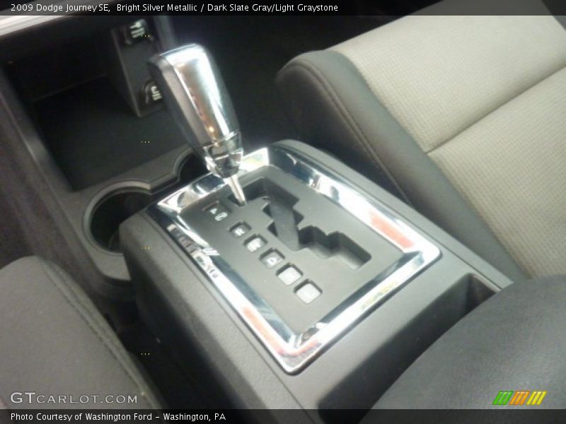 Bright Silver Metallic / Dark Slate Gray/Light Graystone 2009 Dodge Journey SE