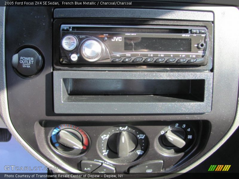 French Blue Metallic / Charcoal/Charcoal 2005 Ford Focus ZX4 SE Sedan