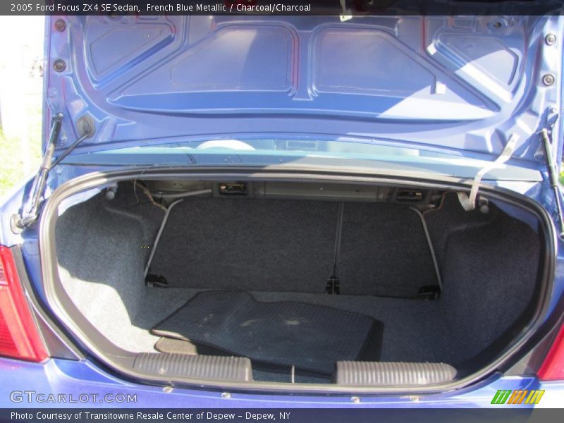 French Blue Metallic / Charcoal/Charcoal 2005 Ford Focus ZX4 SE Sedan