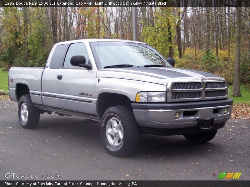 Front 3/4 View of 1999 Ram 1500 SLT Extended Cab 4x4