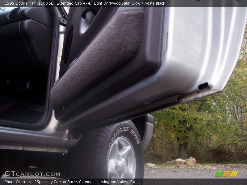 Light Driftwood Satin Glow / Agate Black 1999 Dodge Ram 1500 SLT Extended Cab 4x4