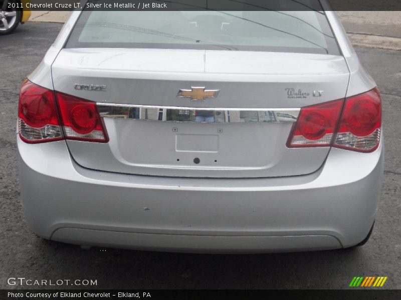 Silver Ice Metallic / Jet Black 2011 Chevrolet Cruze LT