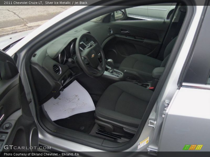 Silver Ice Metallic / Jet Black 2011 Chevrolet Cruze LT