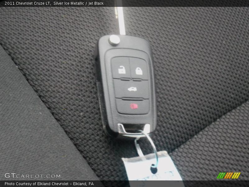 Silver Ice Metallic / Jet Black 2011 Chevrolet Cruze LT