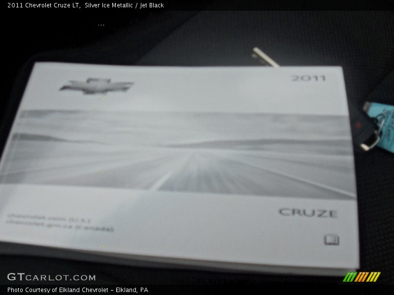 Silver Ice Metallic / Jet Black 2011 Chevrolet Cruze LT