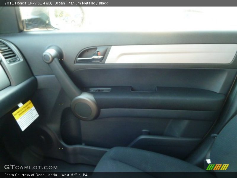 Urban Titanium Metallic / Black 2011 Honda CR-V SE 4WD