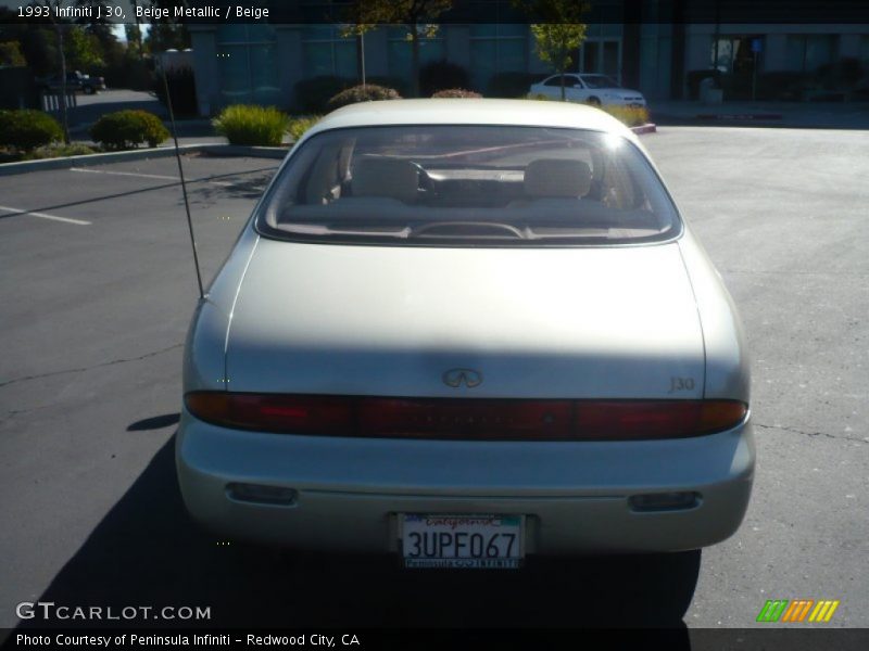 Beige Metallic / Beige 1993 Infiniti J 30